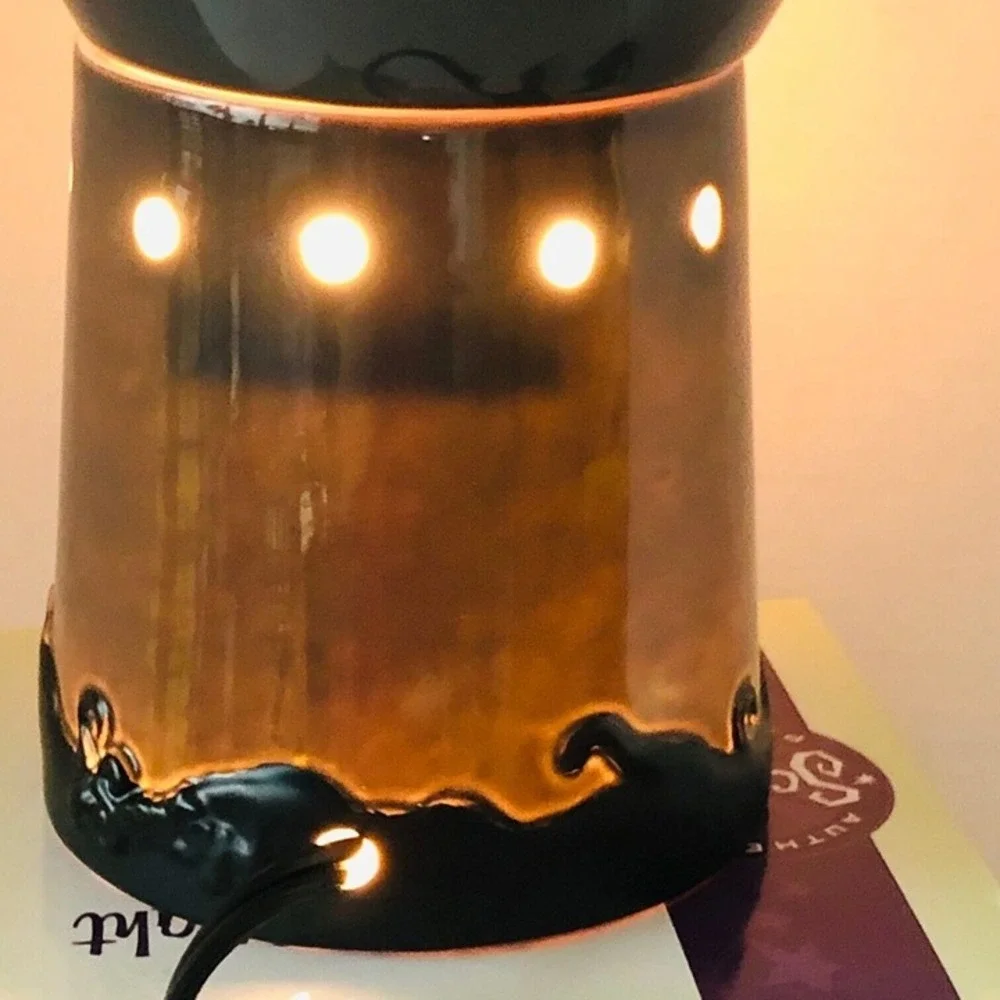 Scentsy FRIGHT NIGHT Halloween Warmer RETIRED 6x6 Full Size Originl Box USA 2010